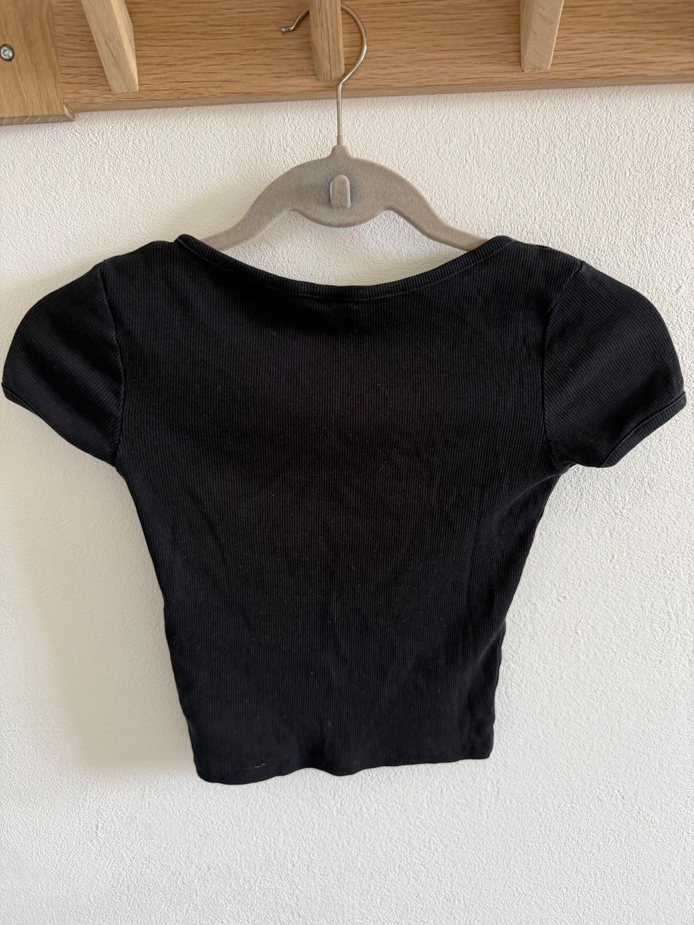 H&M Tops: H&M black Top – Gebraucht aus Winterthur von 200_g8ht 1