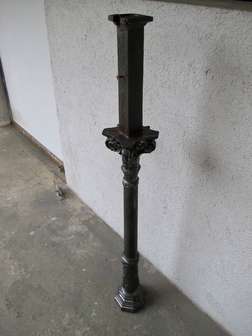 Skulpturen & Statuen: antike Gusseisen Säule 19 Jh – Gebraucht aus Wädenswil von Turusukko 5