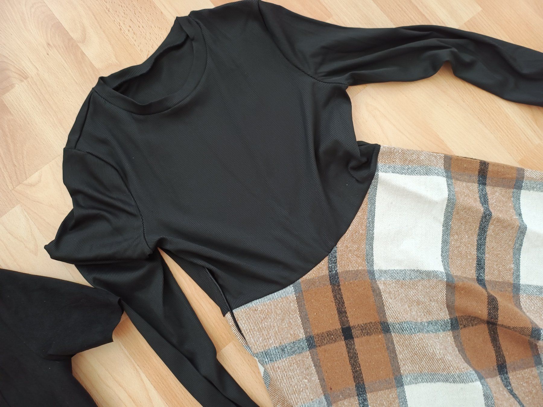 Kleiderpakete: 4 Kleider grösse XS - S – Gebraucht aus Pfäffikon SZ von Elendir 2