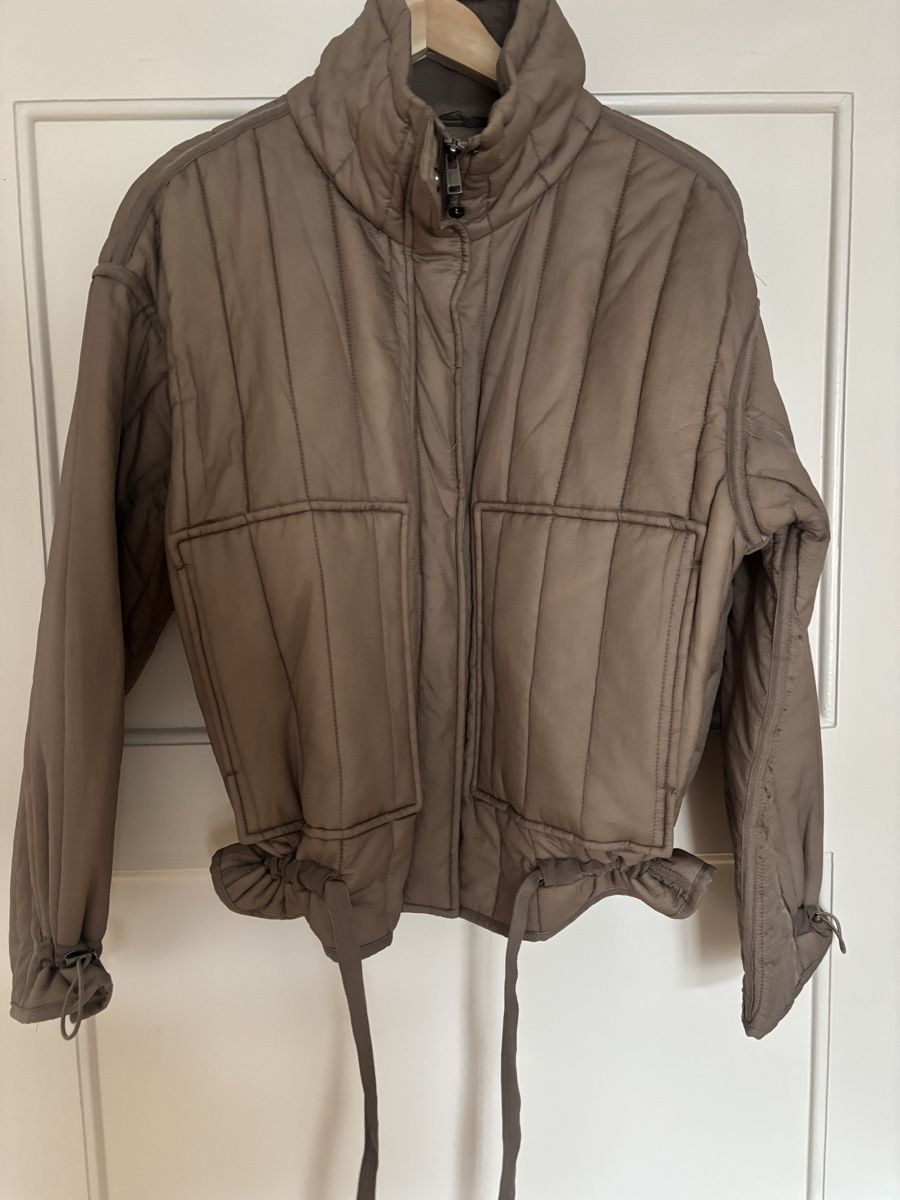 Mäntel: Moderne Oversize-Steppjacke – Gebraucht aus Luzern von Monica_19 1