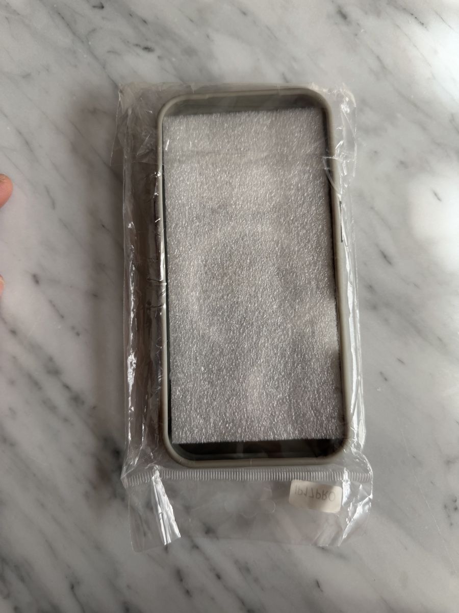Cover & Protezioni schermo: Iphone 17 pro / 18 pro Hülle  – Nuovo e nell'imballaggio originale da Dinhard venduto da zav_2ysk 1