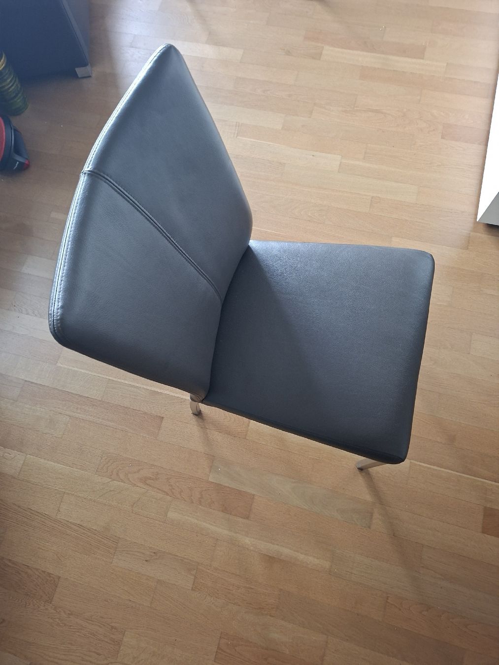 Stühle: 6 neuwertige schwarze Kunstleder Stuehle, Home oder Office. – Neu (gemäss Beschreibung) aus Rorschach von Stirnrunzler 1