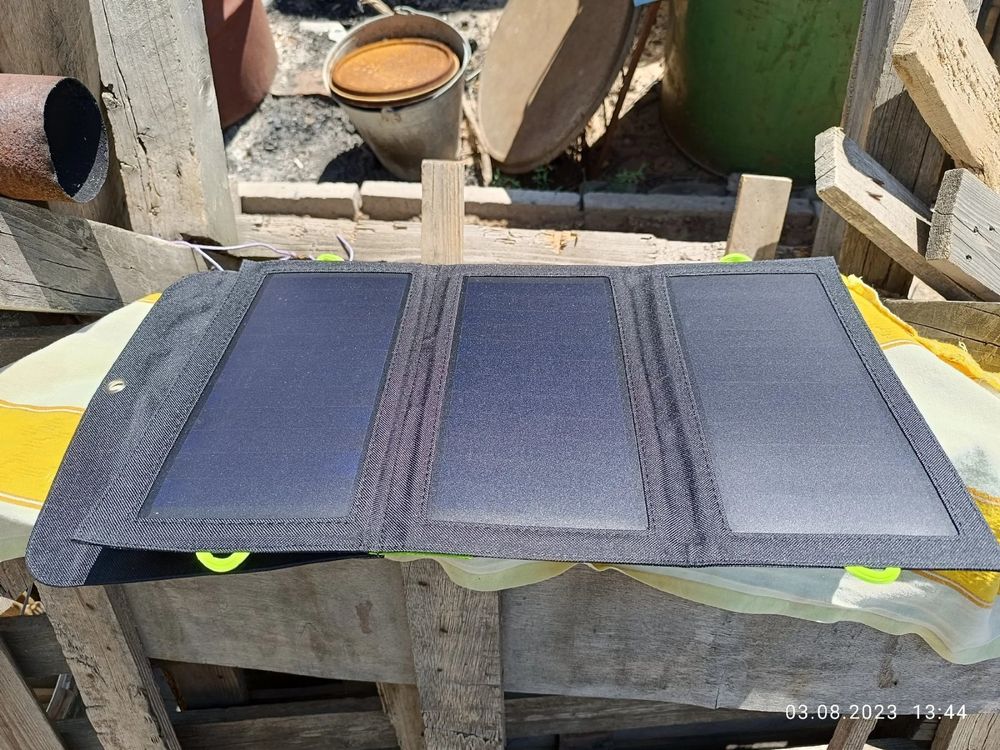 Dispositivi a energia solare: 📌 Solar-Ladege mit PowerBank 10000mAh – Nuovo e nell'imballaggio originale da Wittenbach venduto da ChinaSeidenstrasse 8