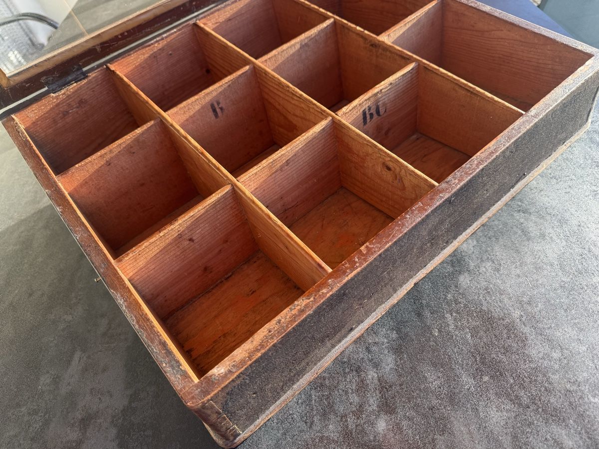 Schränke: Vintage Kasten – Gebraucht aus Horriwil von Carrera68 1