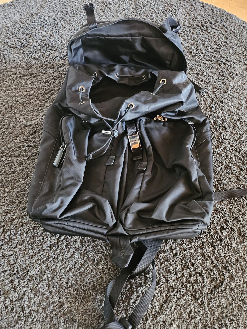 Prada Sacs à dos: Original Prada Rucksack / Backpack - Top Zustand! – D'occasion à St. Gallen par Cocos_Ricardo 6
