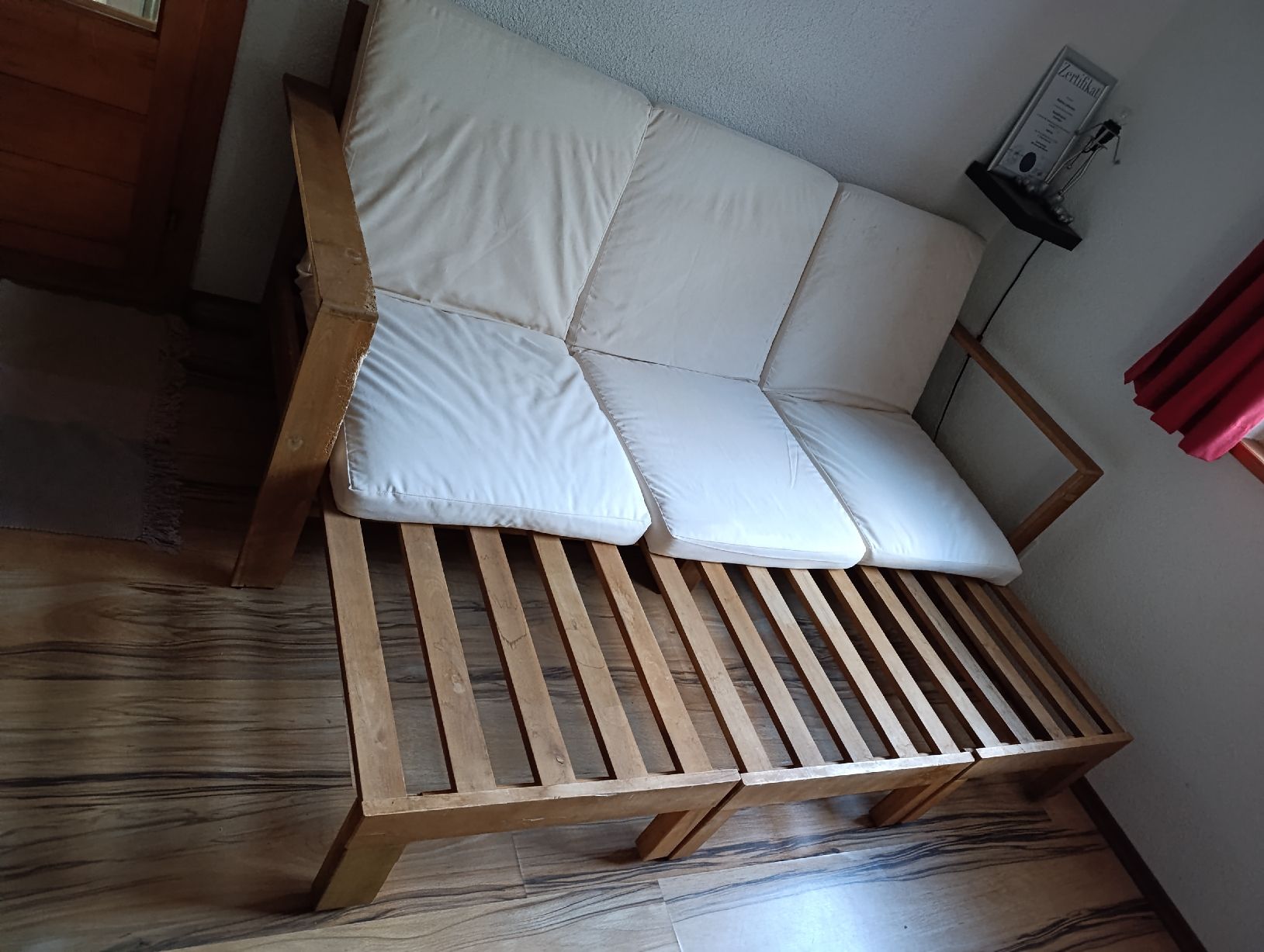 Sofas: Holzsofa 3-Plätzer mit Liegefunktion, Lounge, Bettsofa – Gebraucht aus Krattigen von Winnie12 1