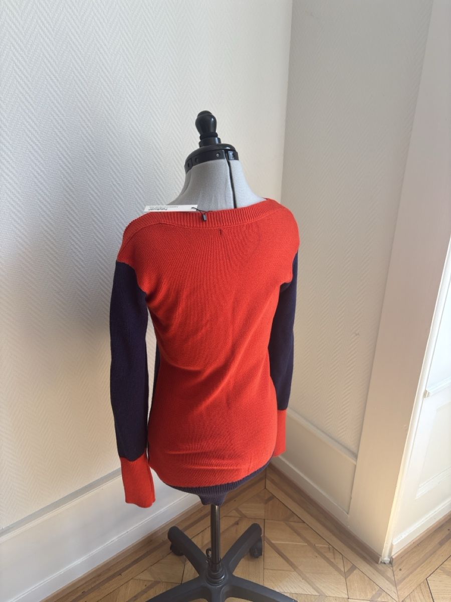 Maglioni & Felpe: Pull neuf orange et bleue marine – Nuovo (secondo la descrizione) da Genève venduto da fan_5n8s 1
