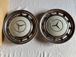 2 enjoliveurs Mercedes blancs des années 70-80