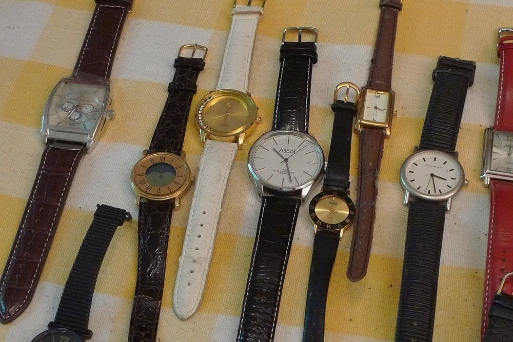 Orologi: LOT-UHREN 9. – Difettoso da Bern venduto da bn1640 2