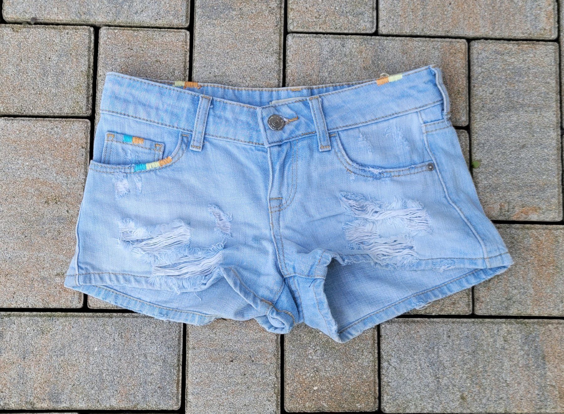 Bershka Hosen: luftig leichte Bershka Shorts Gr. 32 – Gebraucht aus Füllinsdorf von Sunnebliemli7