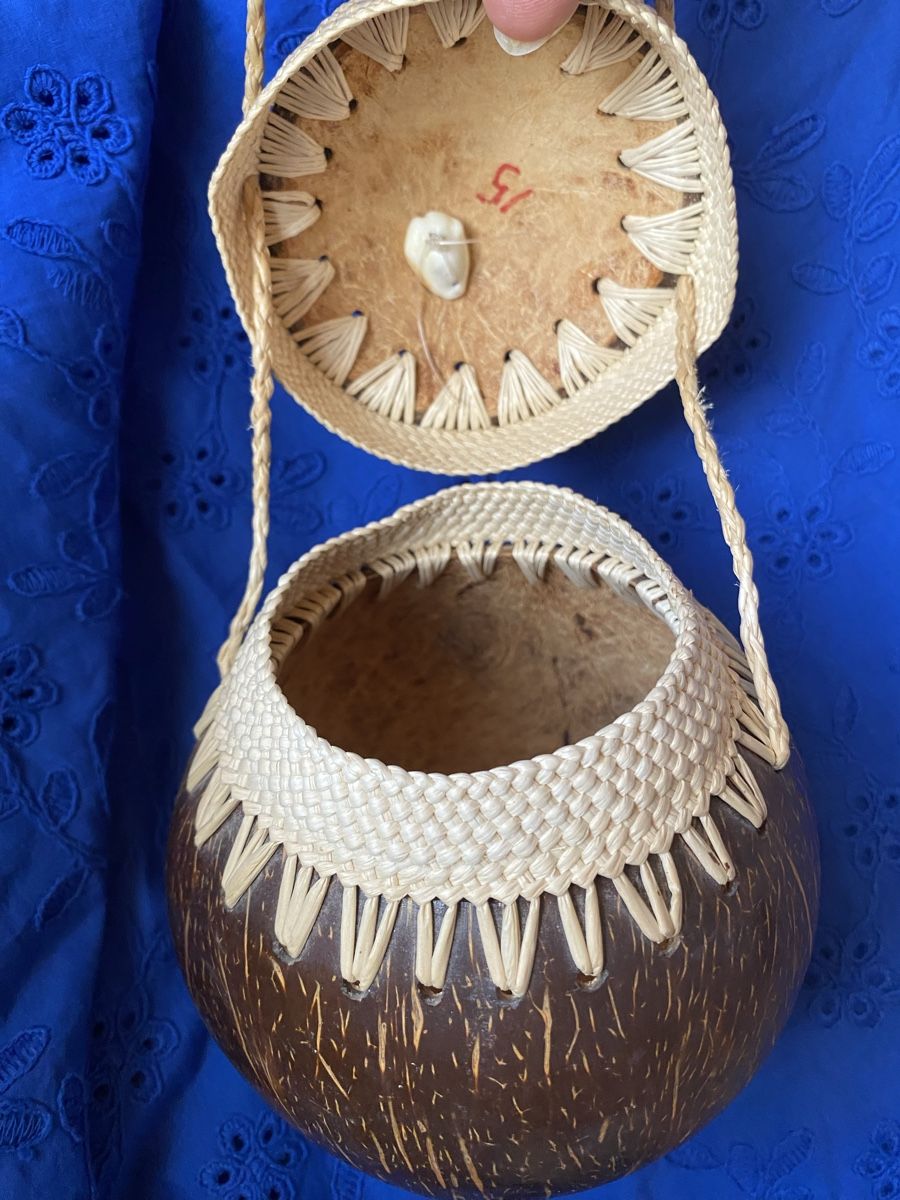 Borse da donna: Sac ethnique noix de coco coquillage raphia neuf – Nuovo (secondo la descrizione) da Geneve venduto da Monthoux13 3