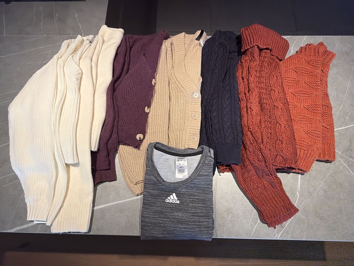 Lots de vêtements: Diverse Pullover und Strickjacken M/L – D'occasion à Kappel SO par Janni07