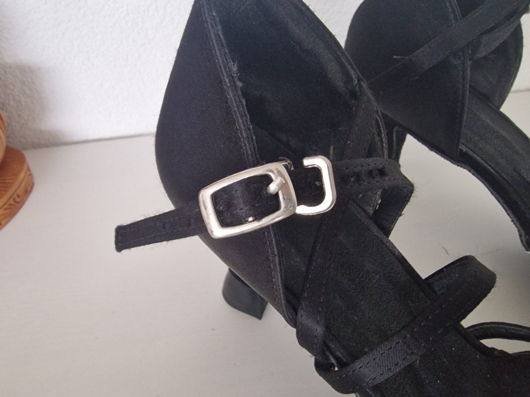 Scarpe da donna: Salsa Tanzsandalen – Usato da Münsingen venduto da InnaN 2