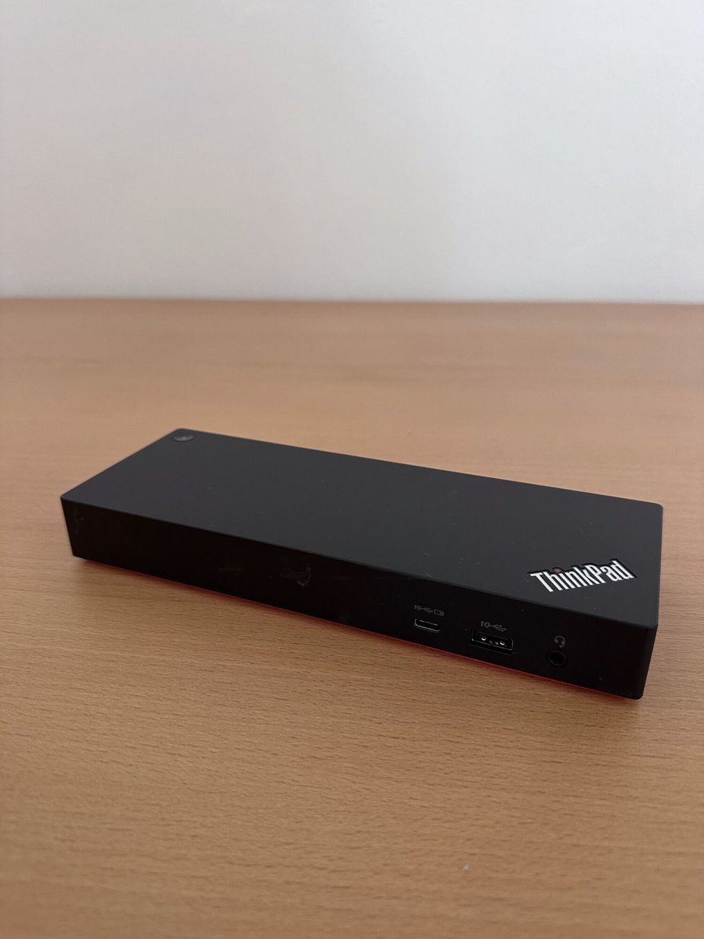 Lenovo Docking station: Lenovo ThinkPad Universal Thunderbolt 4 Dock 40B0 + Netzteil – Usato da Zürich venduto da mailgoe
