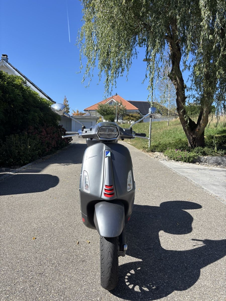 Vespa Scooter: Piaggio Vespa Sprint 125 – Usato da Aarwangen venduto da tri_vr92 1
