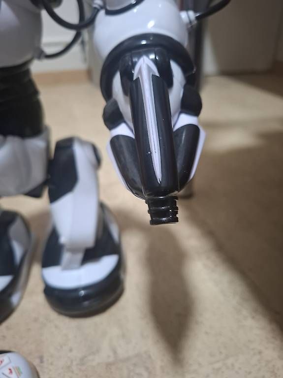 Jouets: Roboter  – D'occasion à Hochdorf par gal_w9hk 2