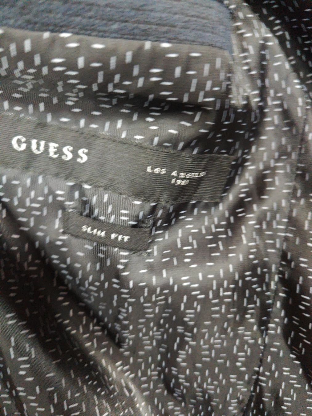 Guess Jacken: Lilafarbener Guess-Herrenblazer, Grösse M – Gebraucht aus Dicken von martial1985 2