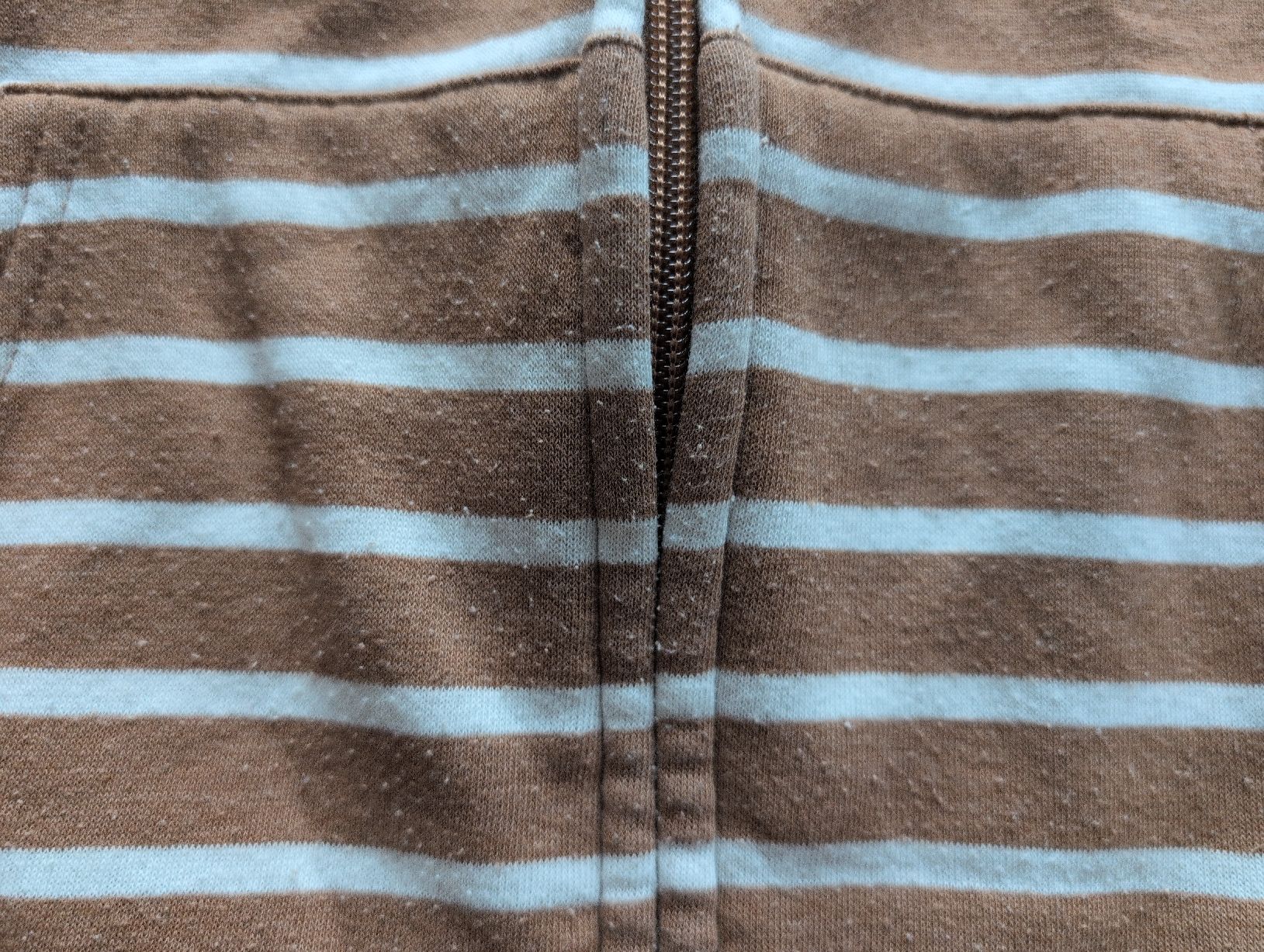 H&M Maglioni & Felpe: Kapuzenpullover gestreift braun/hellblau Grösse 134/140  – Usato da Schwerzenbach venduto da _charme_ 1