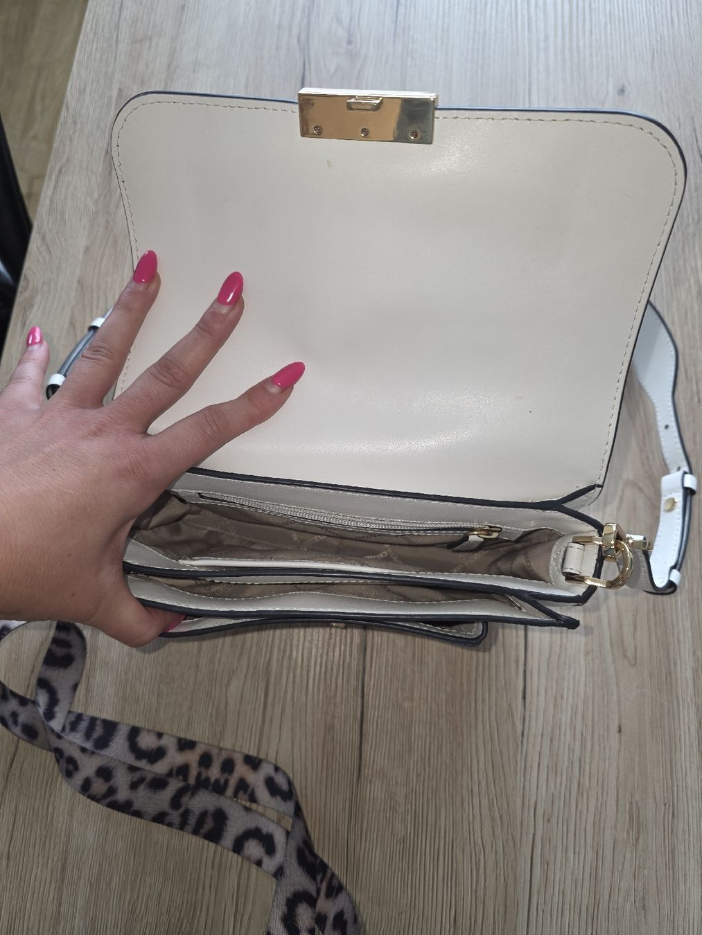 Michael Kors Borse da donna: Michael Kors Handtasche, Top Zustand, – Nuovo (secondo la descrizione) da Birmensdorf ZH venduto da Zwergli33 1