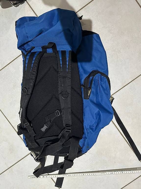 Zaini: Freetime Sac de camping noir bleu 60x40 cm – Usato da Sonceboz-Sombeval venduto da michael.l 1
