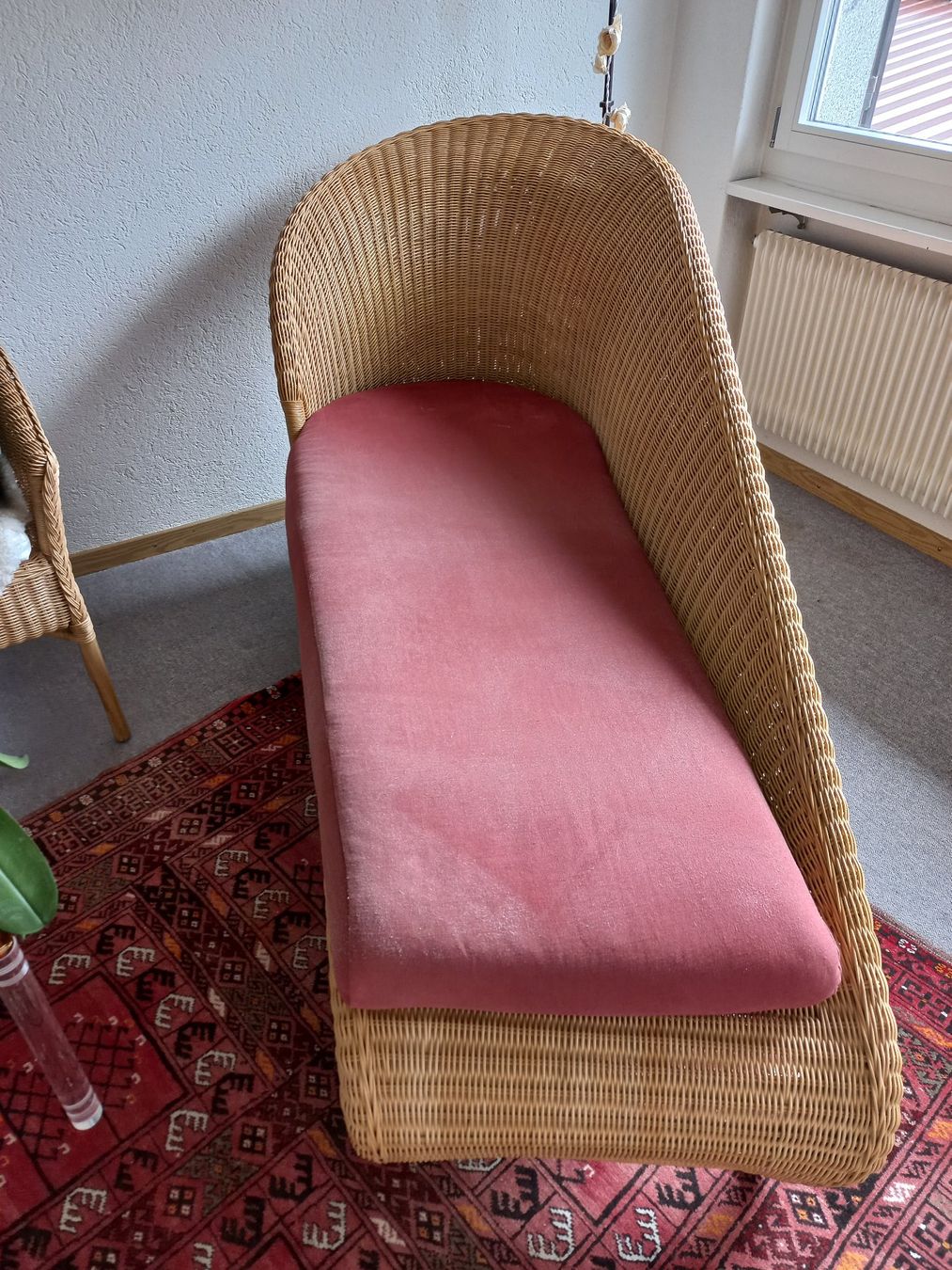 Sedie a sdraio: Chaiselongue mit roter Liege – Usato da Kaufdorf venduto da EdelmannPaPrintGmbH 2