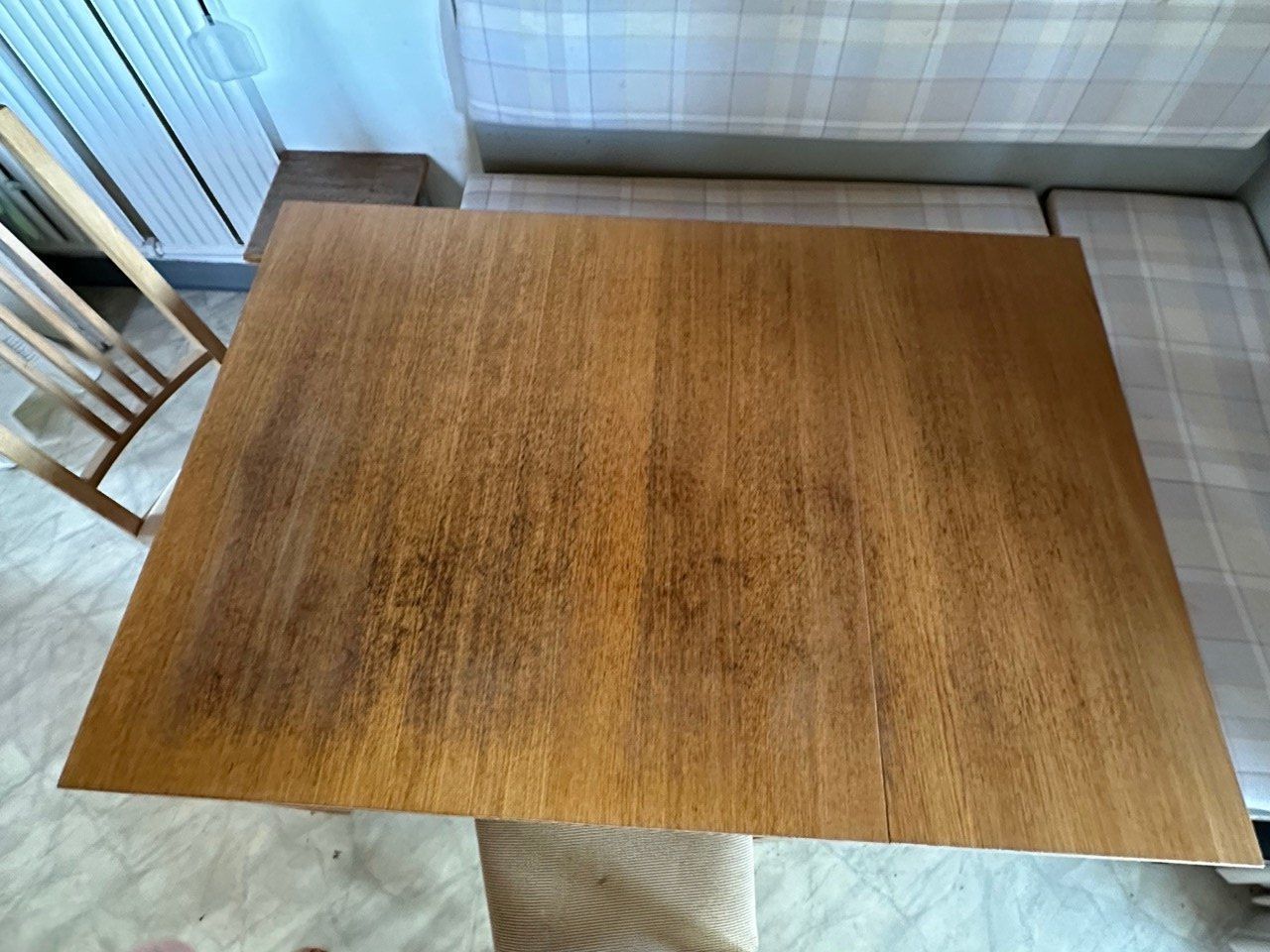 Tables: Ausziehbarer Esstisch mit Stühlen – D'occasion à Ins par ab_80 1