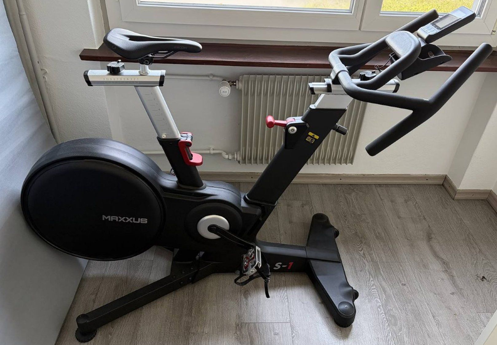 Maxxus Vélos d'appartement: Vélo indoor Maxxus S-1 – D'occasion à Le Locle par mar_sv2p