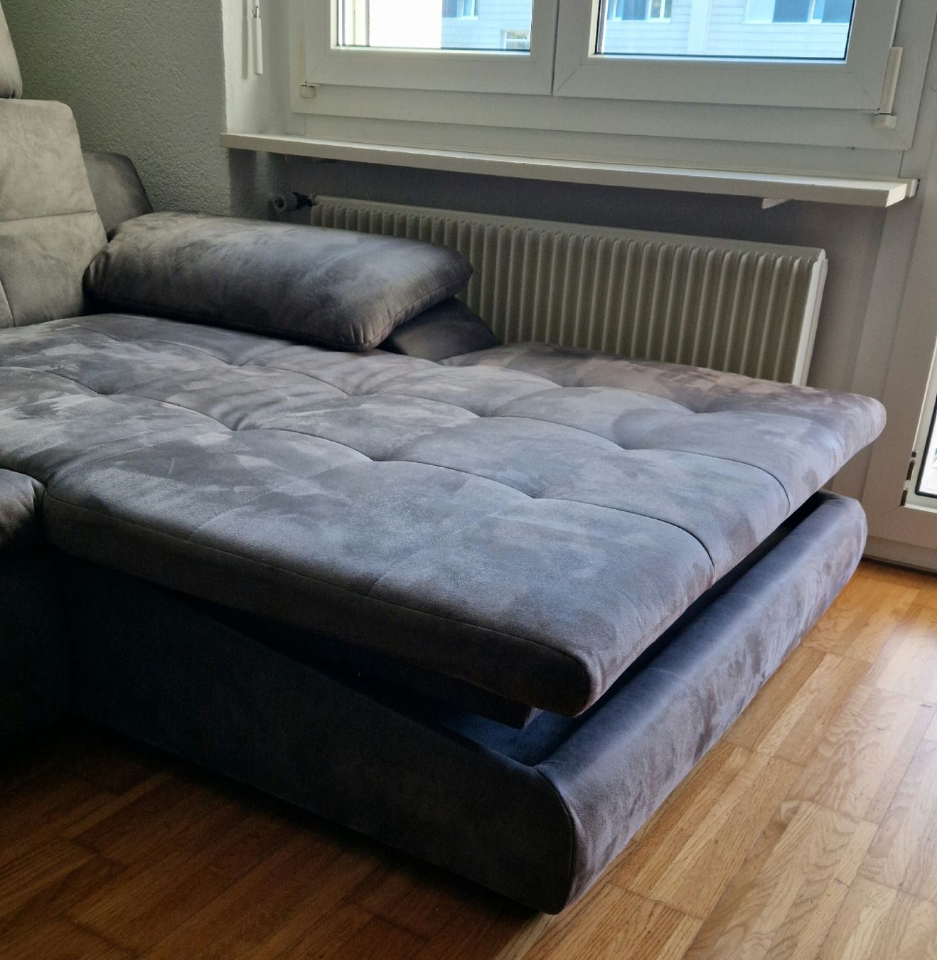 Conforama Divani: Grosses Ecksofa grau mit Schlaffunktion und Bettkasten – Usato da Zuchwil venduto da Smeili64 8
