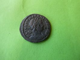 uralte   Bronzemünze  19 mm  2.26 g