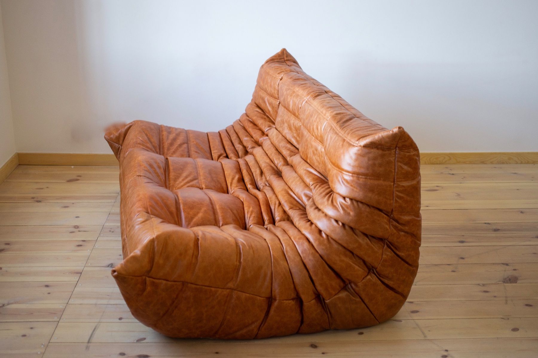 Ligne Roset Sofas: 3er Sofa Togo, neu bezogen mit Leder – Neu (gemäss Beschreibung) aus Zürich von ERATOMIUM 2