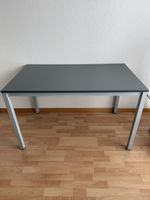 Schreibtisch mit passendem Schrankwürfel