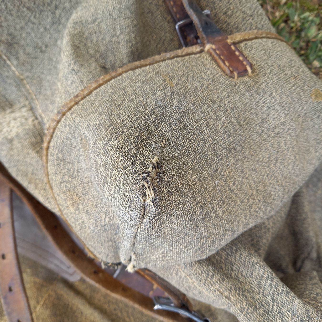 Armée suisse Sacs à dos: Alter Waffenläufer-Rucksack, stark gebraucht – D'occasion à Galgenen par Allerlei8854 4