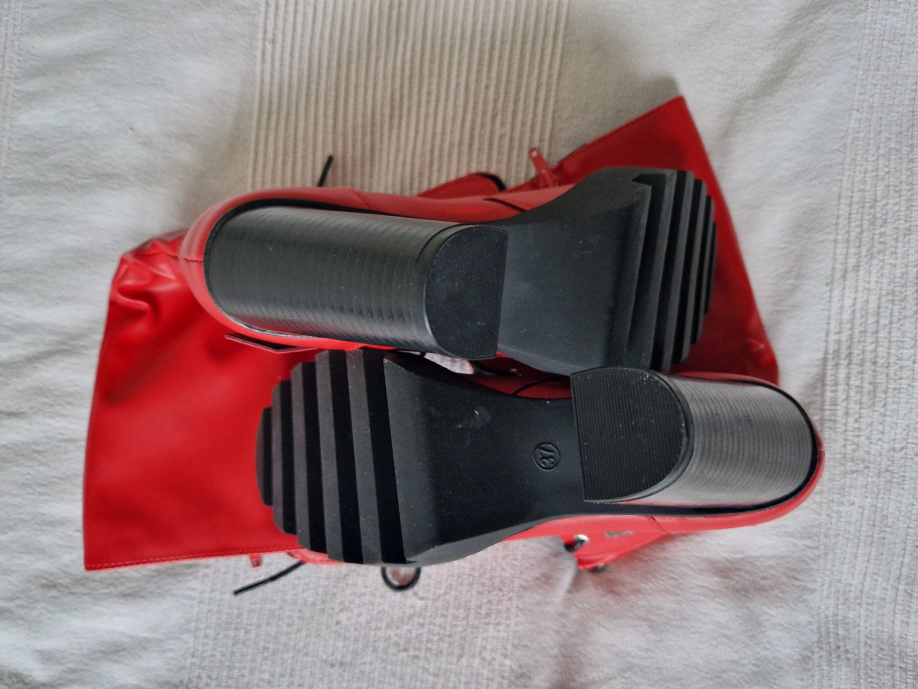 Scarpe da donna: Rote Schnürstiefel, Gr. 37, Neu – Nuovo e nell'imballaggio originale da Zürich venduto da stefanella 7
