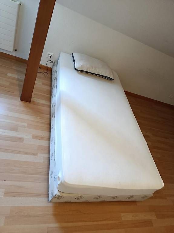 Letti: Einzelbett mit Matratze – Usato da Kriens venduto da bea_72bn