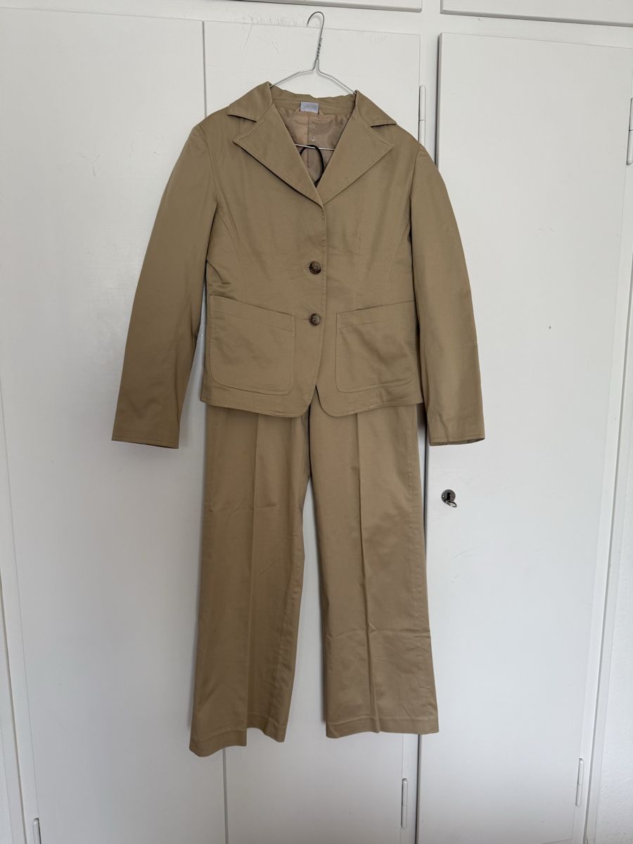 Completi & Tailleur: Beige Hosenanzug Gr. 40, harmony, – Nuovo (secondo la descrizione) da Zürich venduto da Herbion1 1