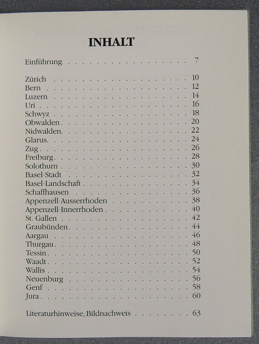 Livres: Historische Schweizer Trachten - aller 26 Schweizer Kantone – D'occasion à Auenstein par Padabimbim 1
