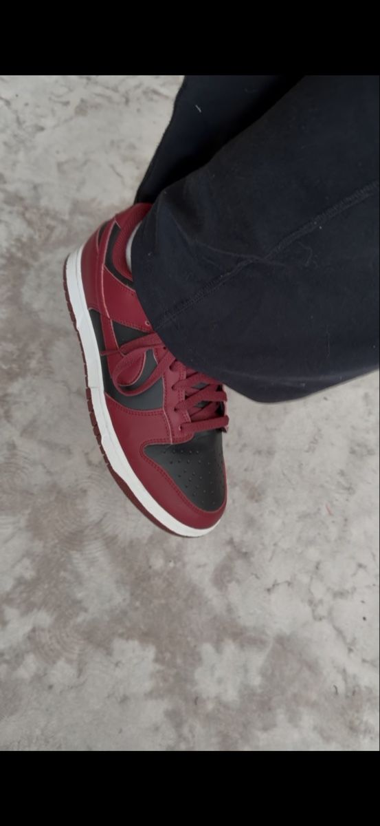 Nike Scarpe da uomo: Sneaker Nike Dunk Low Bordeaux-Schwarz  Gr. 40.5 – Nuovo (secondo la descrizione) da Basel venduto da Lara0104 1