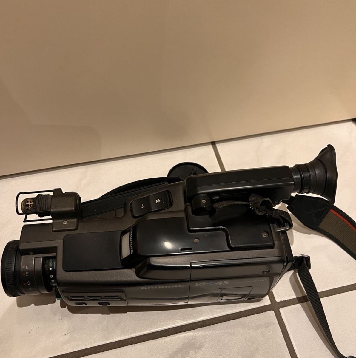 Caméscopes: VHS-C camcorder ab 1.- – Défectueux à Zürich par Program. 1