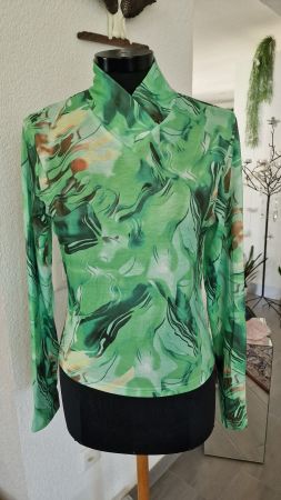 Langarm-Shirt in tollen Grün-Tönen NEU