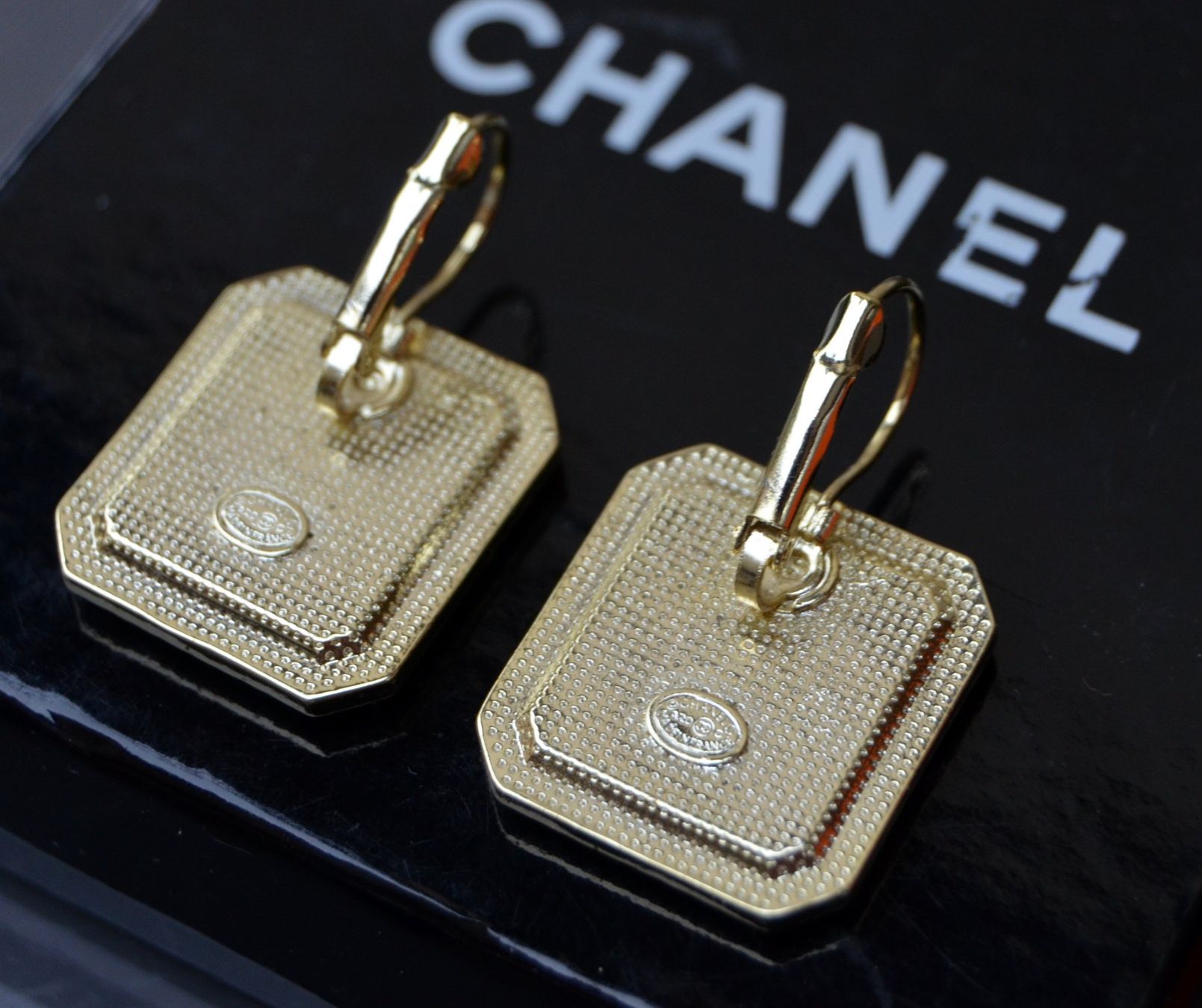 Chanel Orecchini pendenti & Orecchini a lobo: Chanel Ohrringe / boucles d'oreilles – Usato da Collonges venduto da Auganien 5
