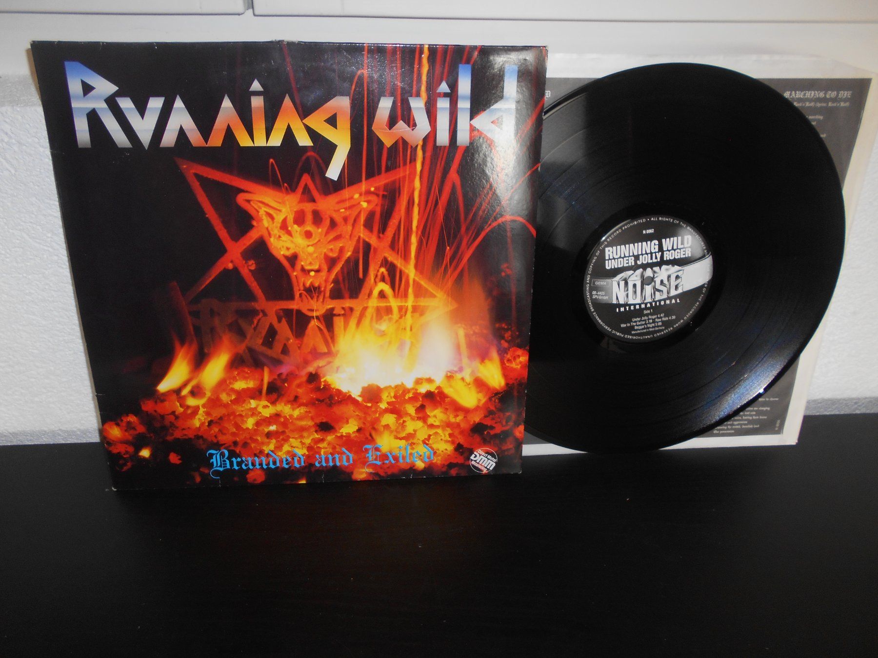 Dischi in vinile: Running Wild – Branded And Exiled / 1985 – Usato da Aarberg venduto da witchhunter01