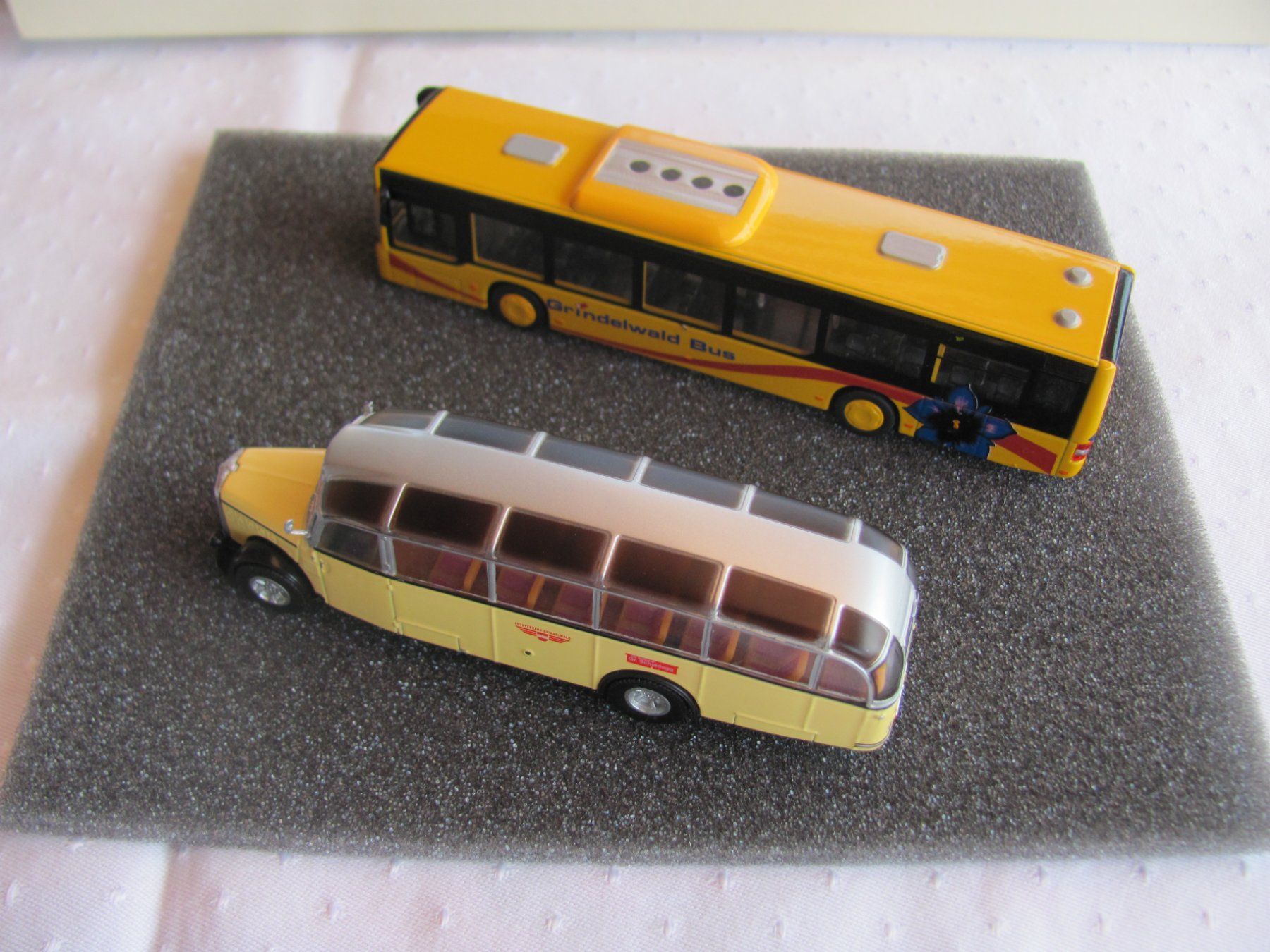 Modellini d'auto: Modellbusse Grindelwald mit Geschenkbox u. schönem Prospekt – Nuovo e nell'imballaggio originale da Bellach venduto da spiegel4562 3