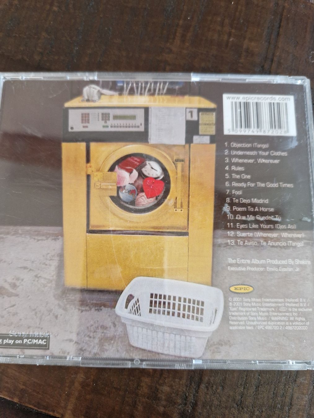 CD: Shakira - Laundry Service CD Musik – Usato da Rain venduto da -LUMA- 2