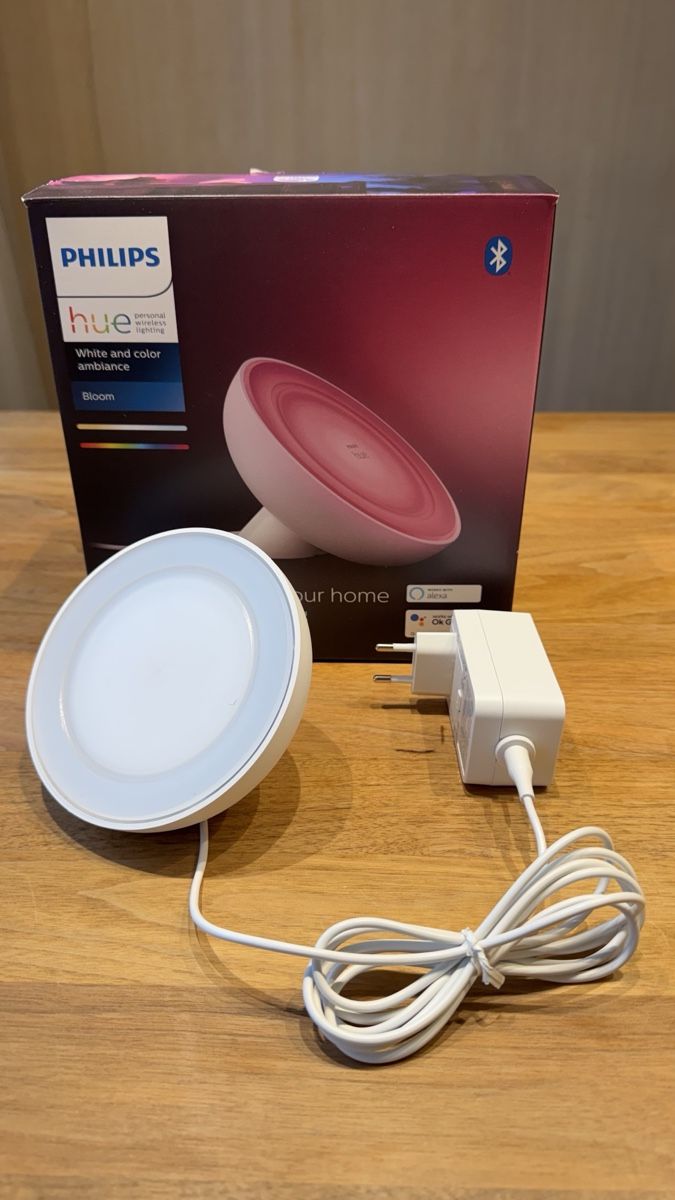 Philips Lampade: Philips Hue Bloom Tischleuchte mit OVP – Usato da Beromünster venduto da Rabbinhio