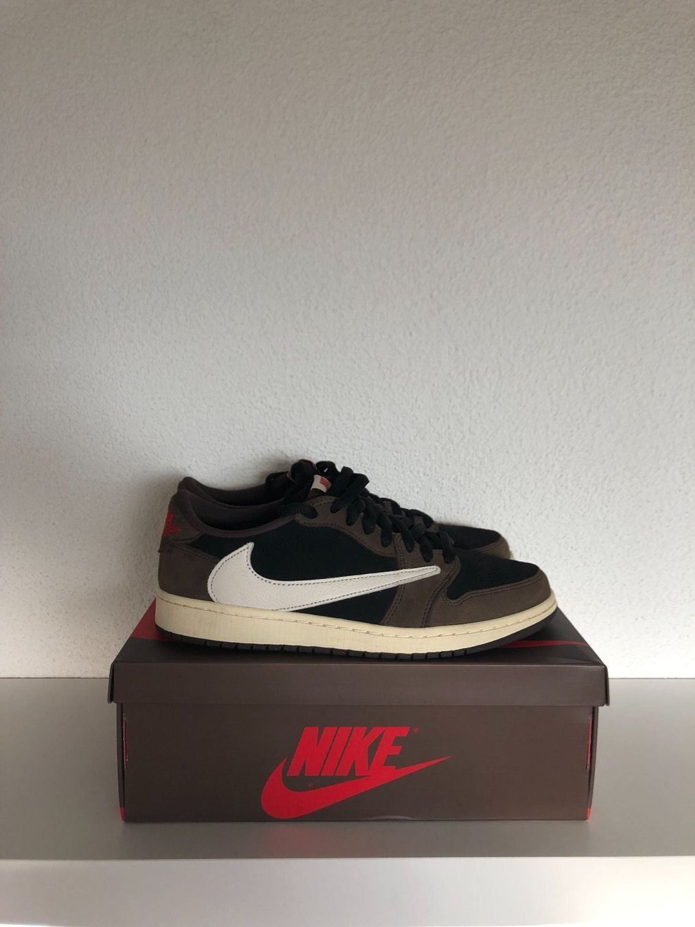 Jordan Scarpe da uomo: Jordan 1 Low Travis Scott – Nuovo (secondo la descrizione) da Widnau venduto da Streetclothing