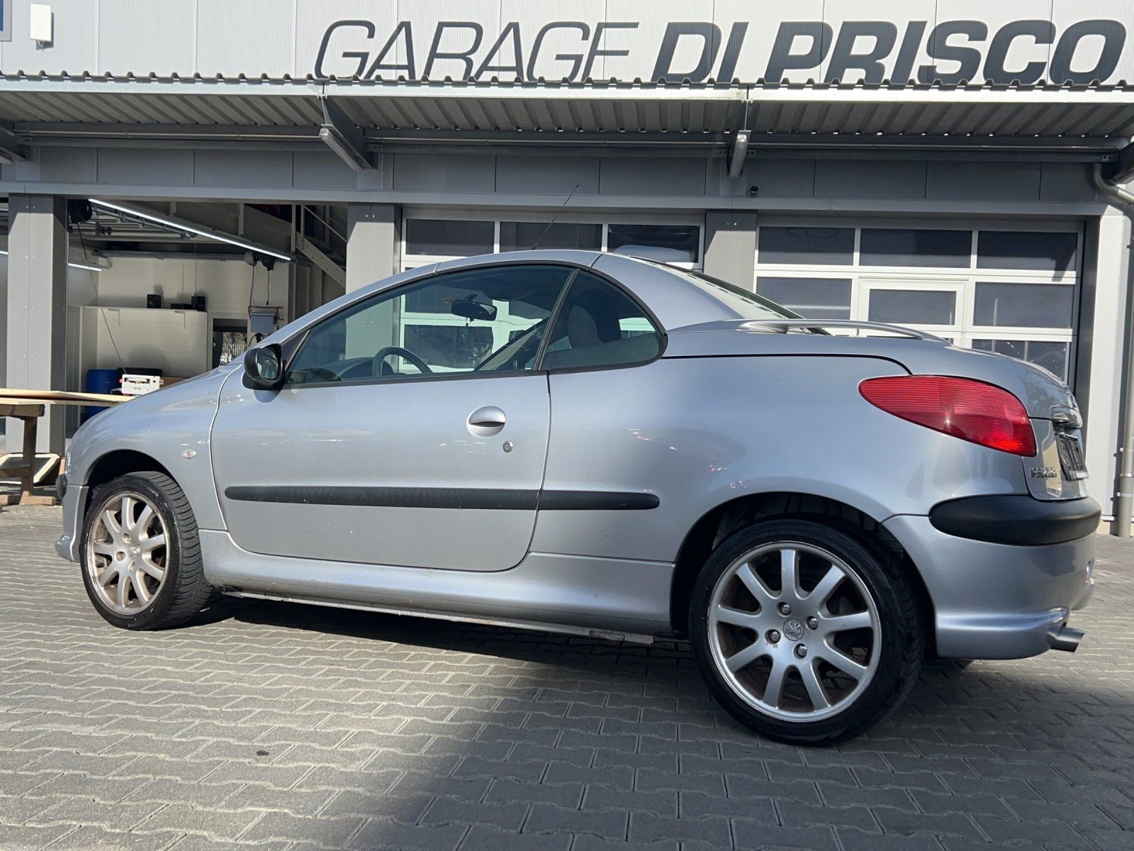 Peugeot Autos: Peugeot 206 2.0 Cabrio – Gebraucht aus Kölliken von  1