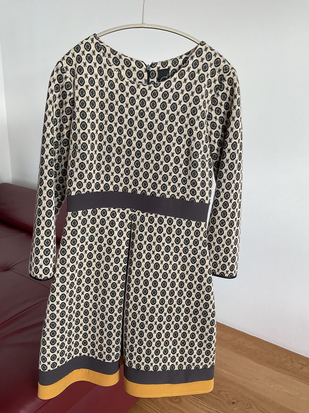 Robes: Robe femmes – D'occasion à Neuchâtel par sta_7qfy 3
