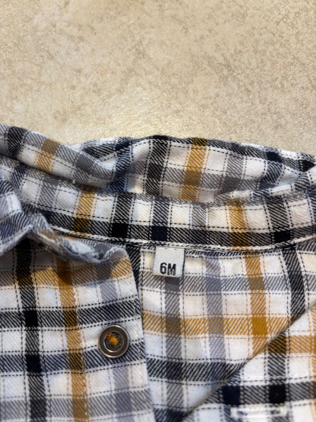 Camicie, Top & T-shirt: Chemise bébé – Usato da Bressaucourt venduto da Lamu 1