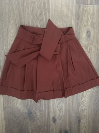 KOSTUMN1 Damenshort, Herbst Angebot
