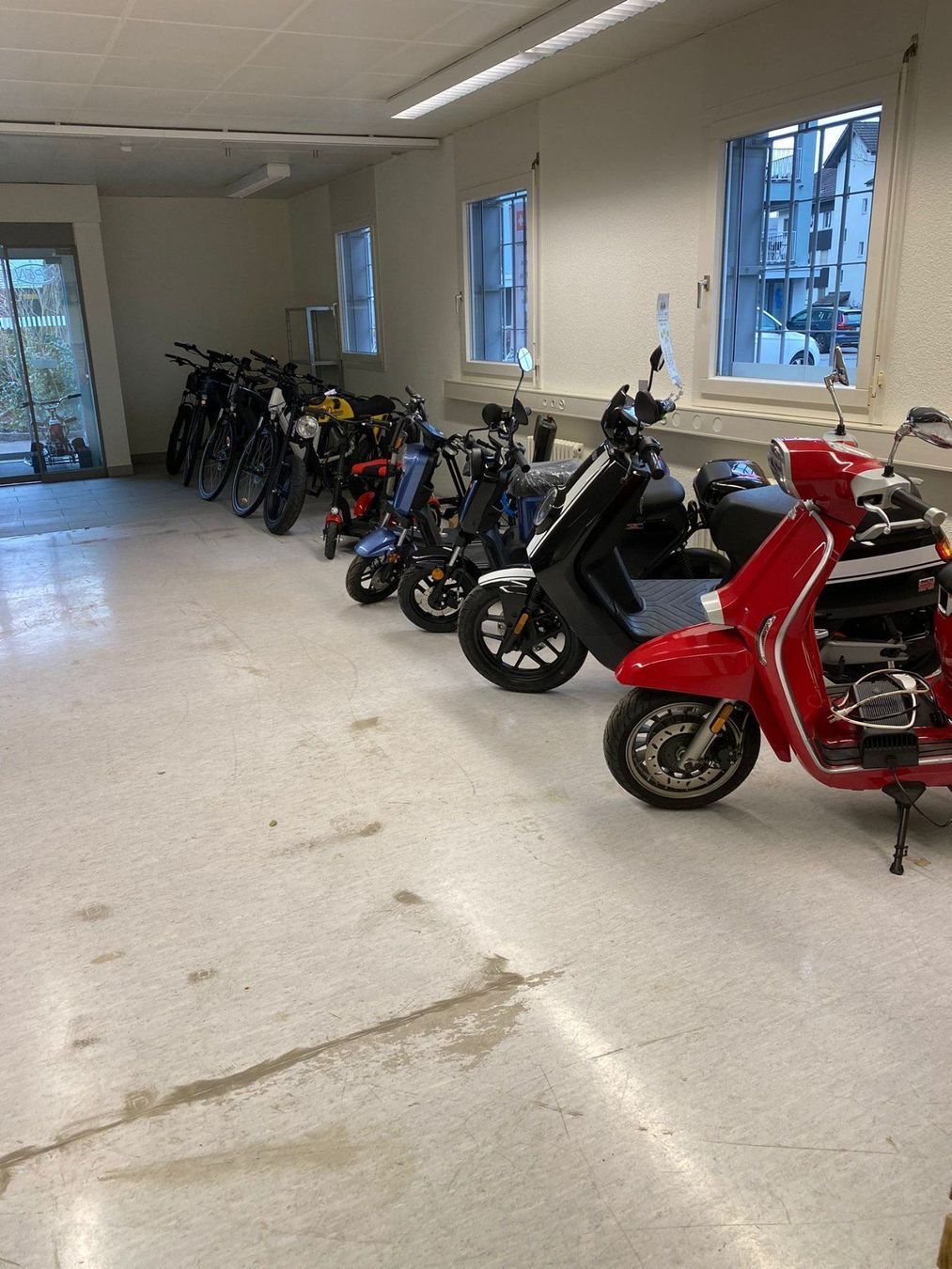 Scooters: Elektro - Scooter – Neu und originalverpackt aus Bünzen von Turbolino5 7